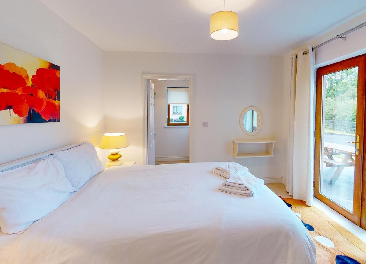 Lakeside Holiday Homes - Type B By Trident Holiday Homes Killaloe Bagian luar foto