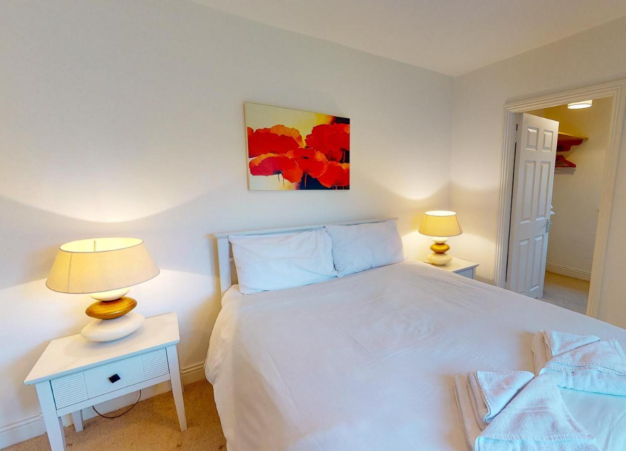 Lakeside Holiday Homes - Type B By Trident Holiday Homes Killaloe Bagian luar foto